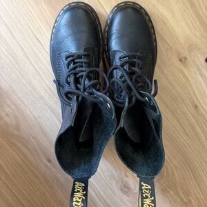 Black Dr Martens Leather Lace-Up Boots